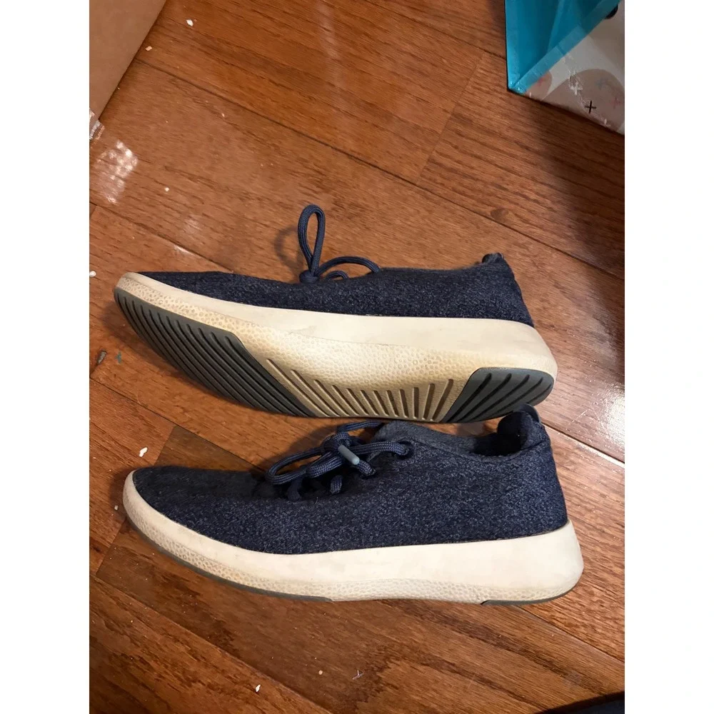 allbirds dark walking